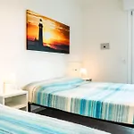 Апартаменти Bright Near The In