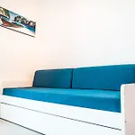 Bright Near The In Апартаменти Бібіоне