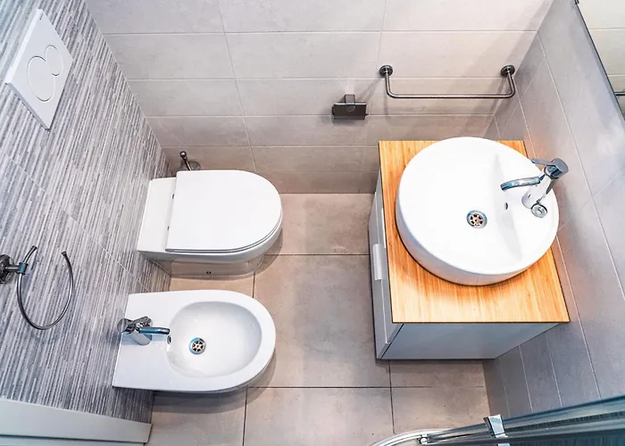 아파트 Bright Near The In